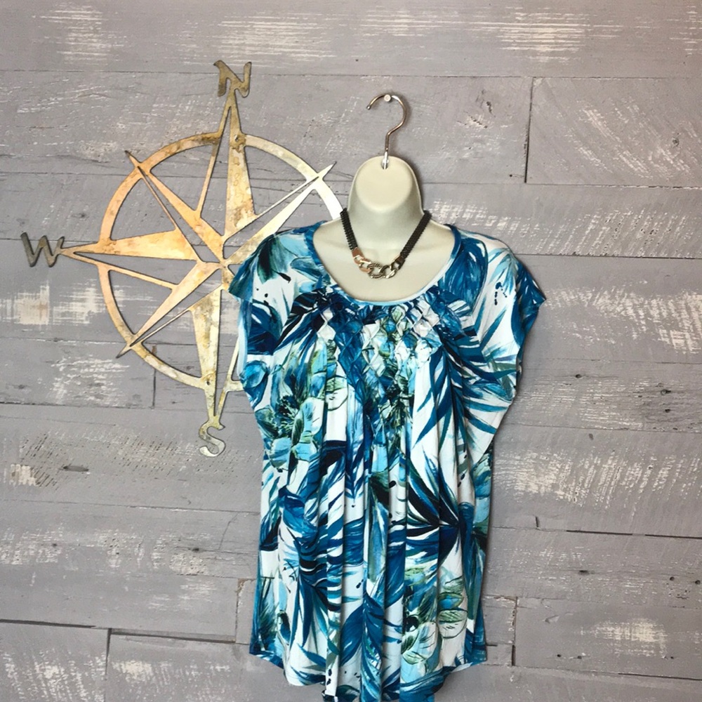Women’s Blue Tropical Print Short Sleeve Top
